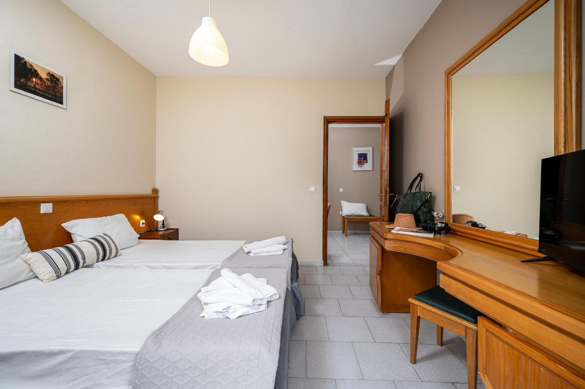 Manias Apartments Kos Town Ngoại thất bức ảnh